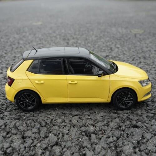 Diecast1: 18 Scale Skoda Brand New Jingrui Simulation Alloy Car Model Collectible Decoration Gift Display Hot Toys