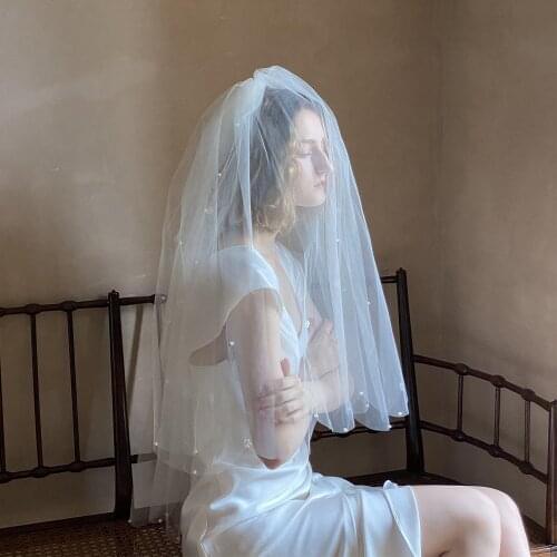 New Arrival White Wedding Veil with Pearls Applique Bridal Veils with Comb High Quality