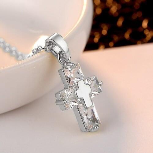 2021 New Luxury Crystal Zircon Cross Necklace Clavicle Chain Classic Style Pendant Necklace Gift For Women 3 Colors Available