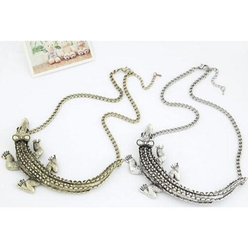 2020 Hot jewelry Personality exaggerated metal gecko pendant necklace new retro short paragraph clavicle chain