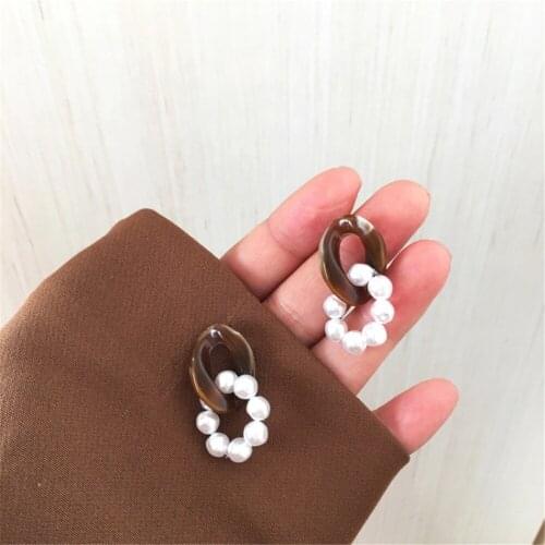 Femininity And Contracted Style Baroque Style Restoring Ancient Ways Earring Circle Pearl Earrings Earrings Personality Resin