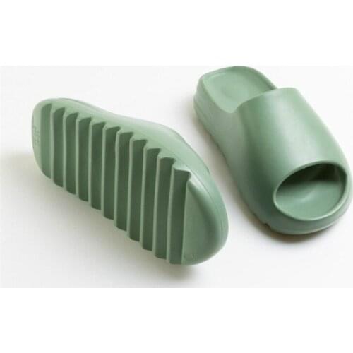 Indoor comfortable soft slippers Men women Non-slip bathroom home shoes Flat Thick sole Slides Womens sandals