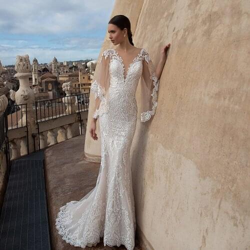 Vintage Mermaid Wedding Dresses 2021 Batwing Sleeves Deep V Neck Bridal Gowns Lace Appliques Back Cut-out Elegant Robe De Mariee