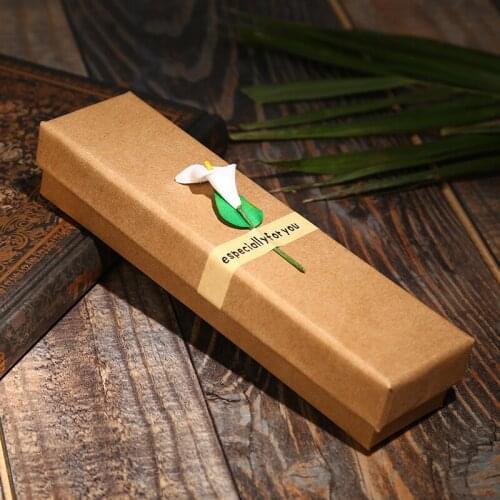 10 Pcs/Lot Kraft Favour Paper Boxes With White Lily Flower Jewelry Necklace Watch Pendant Box Cases Display Jewellry Box