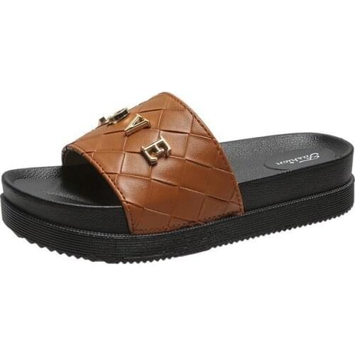 Womens shoes 2021 new fashion letter decoration slippers thick soles comfortable non-slip wear shoes beach shoes