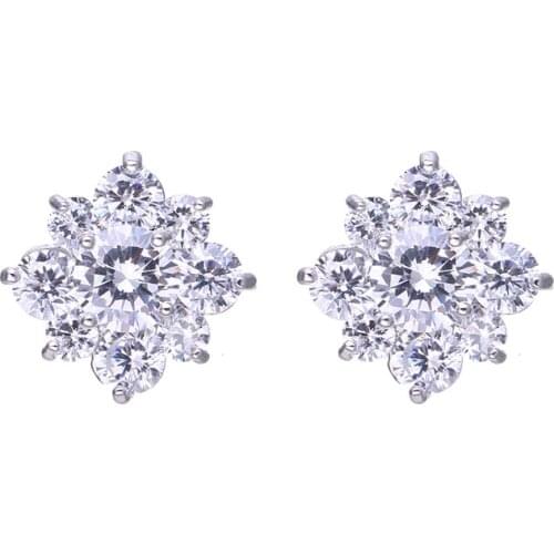 Bettyue New Arrival Tiny White Color CZ Earring For Female Fashion Flower Shape Jewelry Pure Dress-Up Dinner Delicate Ornament