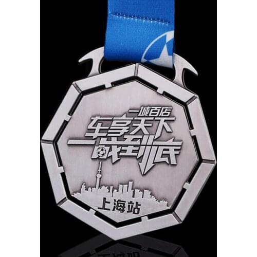 Customized badges and medals round metal patches for clothes pin badges for team lgbt accessories