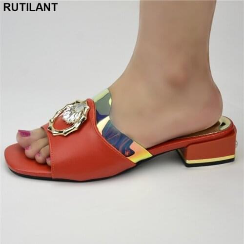 New Fashion Designer Shoes Women Luxury 2020 Womens Dress Shoes Square Toe Italian Women Wedding Shoes Decorated with Rhinestone