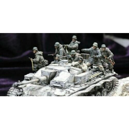 Classic 1/35 scale German Armored Soldier Charge 8 people miniatures WWII Resin Model Kit figure Free Shipping