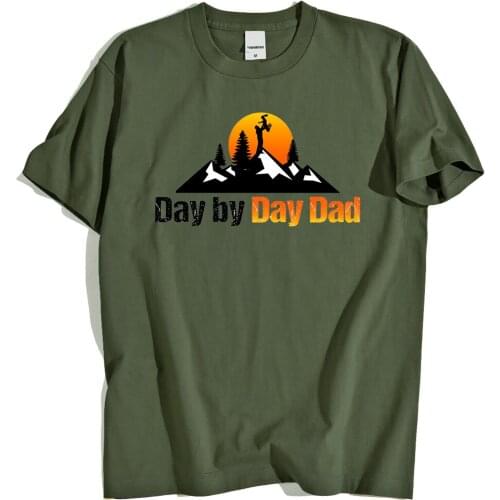 Day By Day Dad Cute Print Mens T Shirt Harajuku Loose T-Shirt Anime Tee Clothes Casual Wears Tops Fashion Loose Man T Shirts New