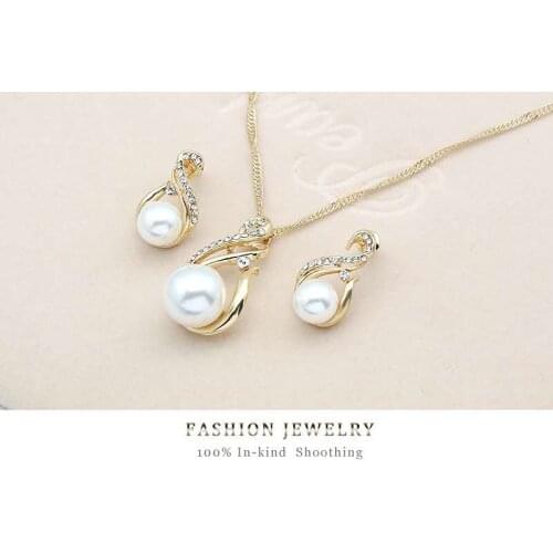 Pearl necklaces jewelry gift pendants Set Ornaments Necklace Exquisite Choker Torque Pendant