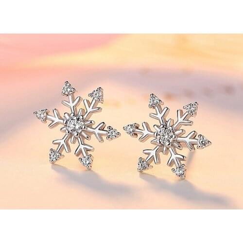 Korean New Winter Trendy Elegant Shiny Zircon Snowflake Stud Earrings For Women Daily Personality Accessories