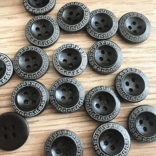 Wholesale 100PCs Coffee 4Holes Footprint pattern Round Wood Sewing Buttons 15mm Dia