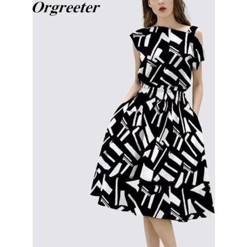 Temperament Office Ladies Geometry Printed Two Piece Set Sexy Slash Neck Skew Shouder Shirt Top + A Line Mid Pleated Skirt Suit