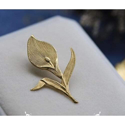 High Quality Vintage Style Lily Flower Brooch Retro Brass Accessories 1960s