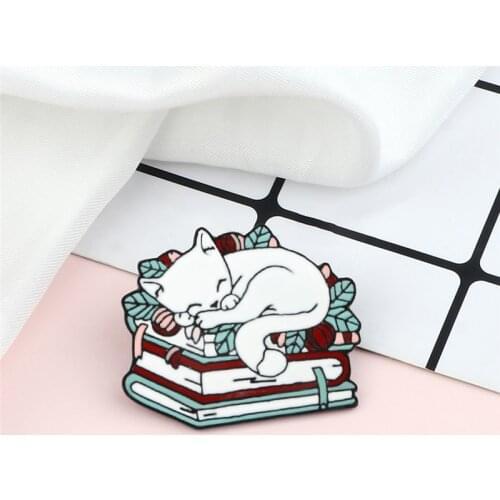 New Animal Brooches Sleepy White Cat Books Pins Cartoon Lovely Creative Badges Fashion Jewelry Bag Lapel Denim Enamel Pin Gifts