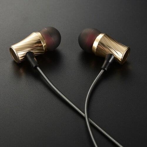 Magic Cool In-ear Earphone for Mocoo D-03 Metal in-ear Phone Music Headset Universal Line Control with Mic for Apple Android