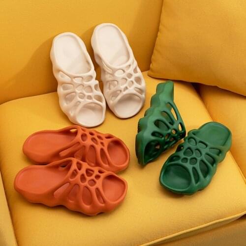 2021 Women Summer Slippers Slip on Garden Clogs Soft Breathable Casual Sneakers Beach Slipper Rubber Crocks Water Shower Shoes