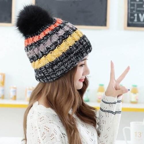 2020 New Autumn/winter Womens Thickened And Fleeced Knit Hats Woolen Caps With Balls Are Fashionable And Warm