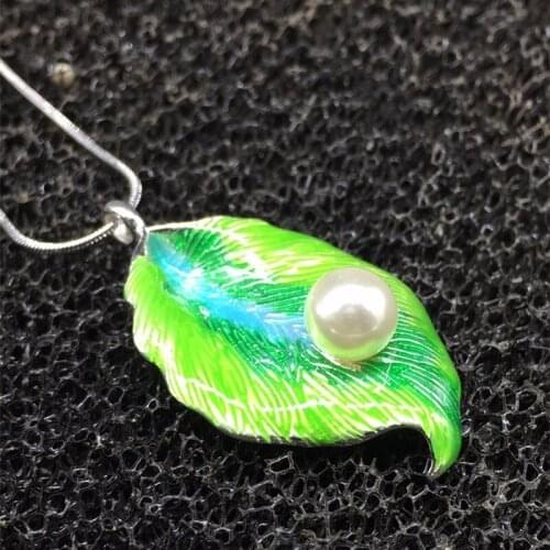 2021 Cloisonne Leaf Pearl Enamel Pendant Necklace Womens Fashion Creative Clavicle Chain Personality Jewelry Gifts