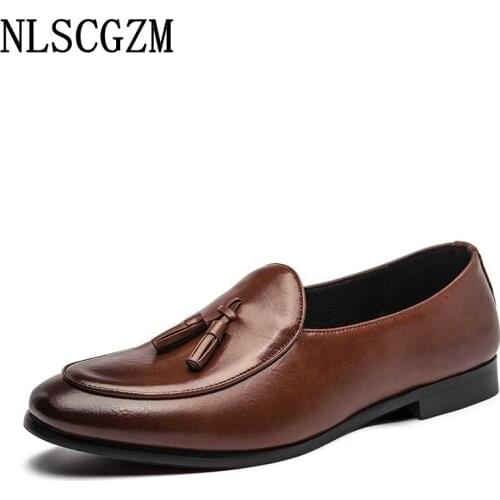 Tassels Formal Slip on Shoes Men Italian Wedding Dress Oxford Shoes for Men Office 2021 Coiffeur Men Dress Shoes Loafers Zapatos
