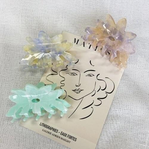 Flower hair claws