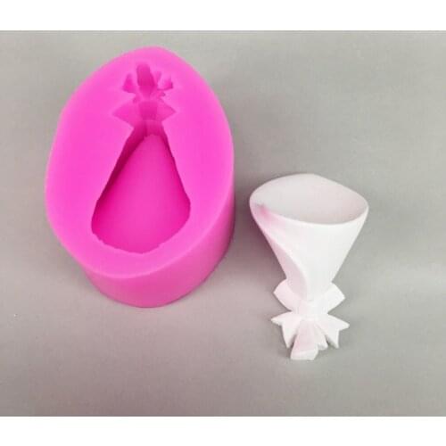 Holding Flower Shape Fondant Cake Silicone Mold DIY Handmade Plaster Aromatherapy Mould Decorating Car Clay Crafts