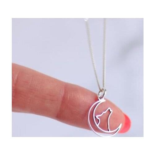 1pcs Howling at the Moon Wolf And Moon wolf necklace