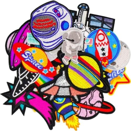 22 pcs/Pack F Mixed Embroidered Patches Iron On Cartoon Motif Applique Fashion Fabric Clothing Hat Bag Shoe Decor Repair