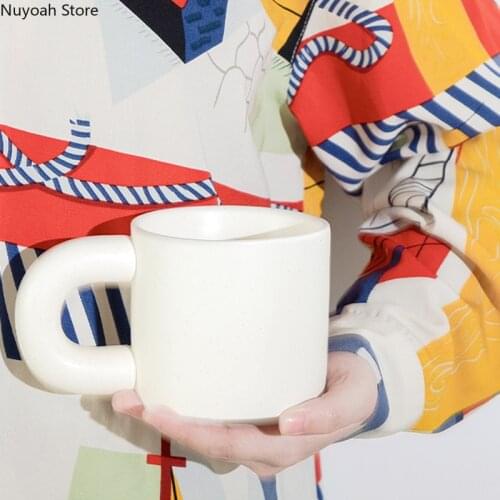Nordic Cute Ceramic Coffee Cup Creative Handle Mug Household 320ml Water Cup Living Room Coffee Table Decoration Accessories