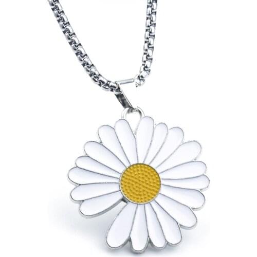 Fashion Daisy Sun Flower Necklace Male and Female Students Hip Hop Clothing Accessories Pendant