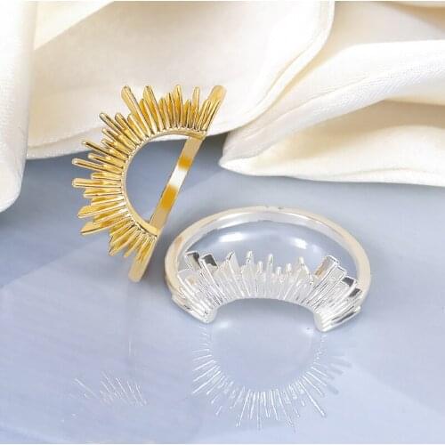 Trendy Gold Color Sunshine Rings For Women Girls Minimalist Geometric Queen Crown Bride Wedding Party Jewelry Femme Gifts 2021