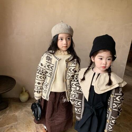 2021 autumn and winter new Korean childrens wear childrens Retro pattern casual sweater cardigan knitted coat thick