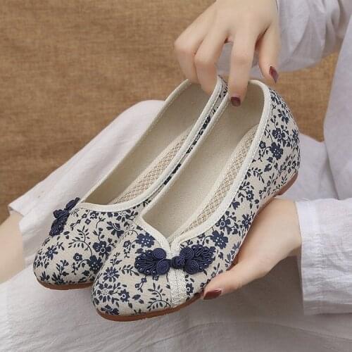 Shoes female embroidered shoes with Han clothing ethnic style cloth shoes female 2021 fashion wind tendon bottom wedge heel