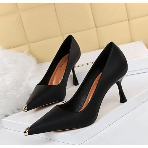 European and American Sexy Nightclub Slim Metal Pointed Wine Glasses with High Heels and Simple High Heels