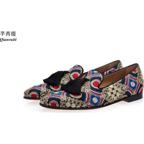 Qianruiti Mixed Color Embroidered Tassel Loafers Men Slip On Fringed Flats Casual Smoking Shoes Wedding Shoes Men