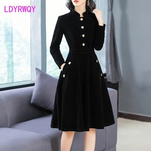 2021 new autumn and winter womens European and American Hepburn style black thin retro collar velvet dress