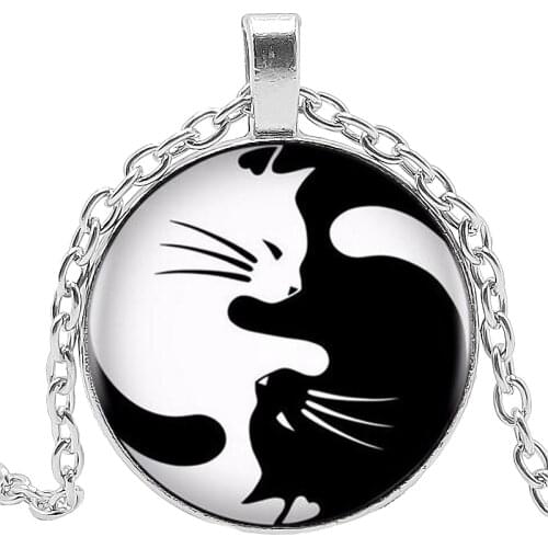 2019 New Cute Yin and Yang Black and White Cat Necklace Jewelry Pendant Crystal Convex Round Glass Necklace Kids Gift