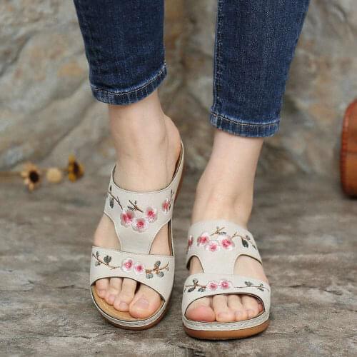 Sandals Women 2020 Woman Slippers Flower Platform Colorful Ethnic Flat Shoes Woman Comfortable Casual Fashion Sandals Female