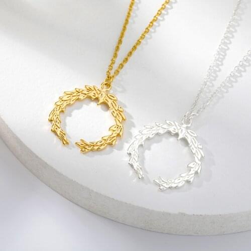 Gold Silver Color Leaf Hoop Pendant Necklace for Women Stainless Steel Aesthetic Flower Circle Choker Clavicle Chain Jewelry