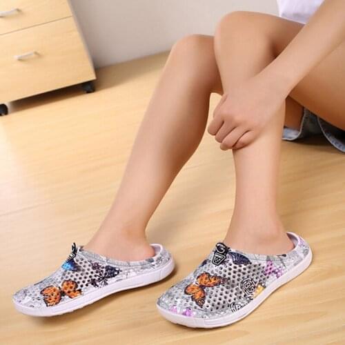 2021 Woman Shoes Summer Lady Beach Sandals Female Slippers Lady Beach Footwear Unisex Hollow Out Coloful Soft Folding Portable