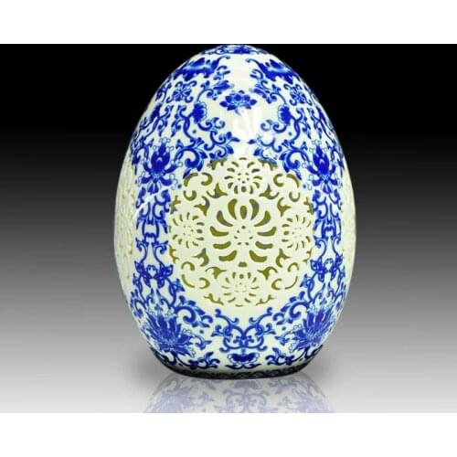 Beautiful Jingdezhen blue and white porcelain decorative egg vase