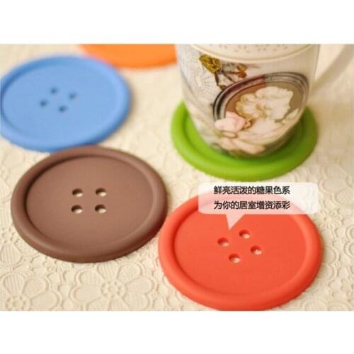 1PC Creative Home Heat-resistant Round Water Coaster Non-slip Insulation Pad Silicone Table Mat Simple Button Coaster