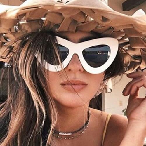 Ladies Oversized Vintage Cat Eye Sunglasses Women Brand Designer Fashion Small Frame Sun Glasses for Female Trend Glasees UV400