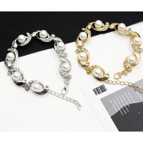 New Vintage Round Geometric Crystal Pearl Bracelets $ Bangle For Women Noble Metal Eye Shape Chain Bracelet Gilft Party