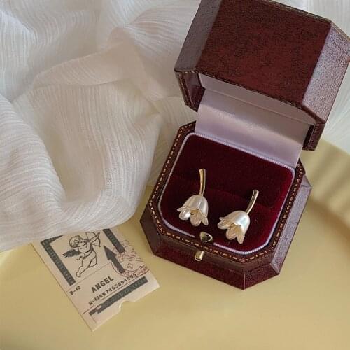 French Retro Chic Elegant Small Fresh and Simple Design White Flower Earrings for Women Wedding Jewerly Gifts