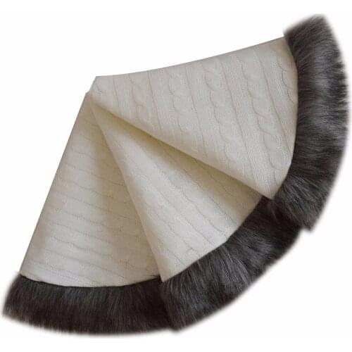 Extra Large Cable Knit Christmas Gifts tree skirt/Christmas Decoration/ Knitting with Faux Fur border Christmas tree skirt