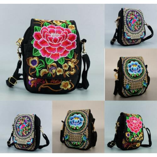 2020 Vintage Chinese National Style Women Bag Ethnic Shoulder Bag Embroidery Boho Hippie Tassel Tote Messenger