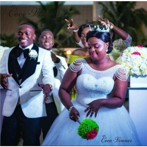 Pearls Pretty Ball Gown African Wedding Dress New Plus Size Crystal Bright Lace Marriage Vintage Wedding Dresses W0421