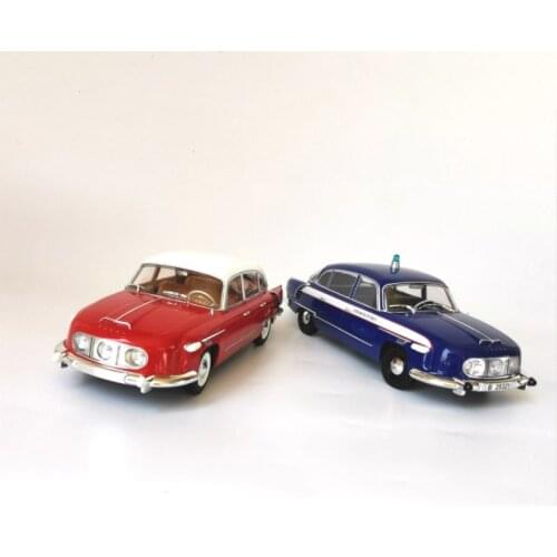 Diecast 1:24 Scale Simulation For FIAT Lancia Delta Alloy Car Model Metal Vehicle Decoration Display Souvenir Ornaments Show